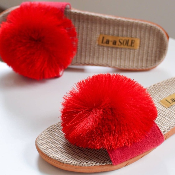 NEW! LA-a SOLE Purple Fringe Playful Unique Pom Pom Sandals 8 9 - Picture 3 of 13